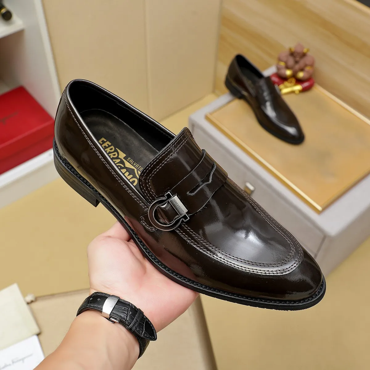 Men's shoes 💰460 Ferragamo [Ferragamo] top imported suit men's shoes 💯Original copy of the official website, product materials: selected imported embossed calfskin + luxury hardware buckle accessories ~ imported water-dyed cow 🐂 leather lining. Strong three-dimensional visual effect, original combination outsole, multiple colors available😘 Size: 39-44 (38.45.46. Customized)